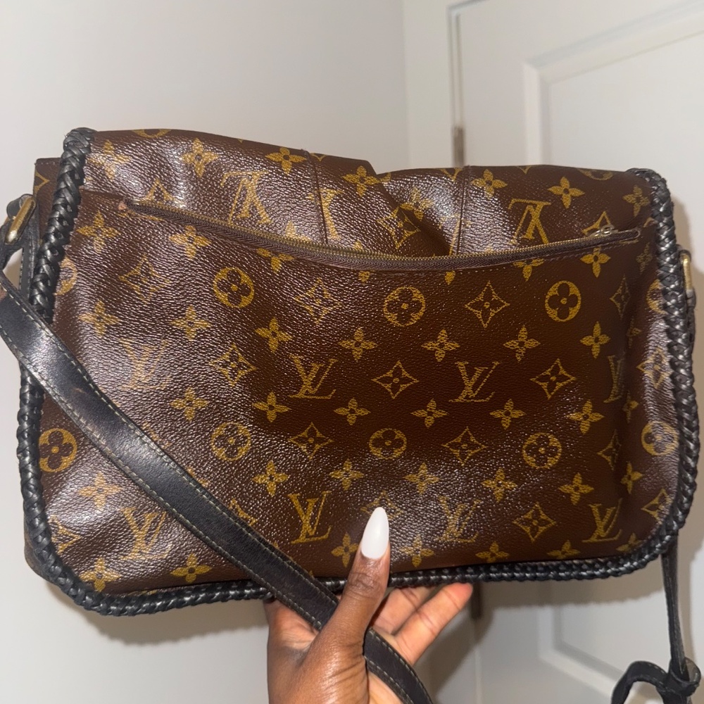 ✅Authentic Louis Vuitton Menilmontant  MM - Picture 12 of 16